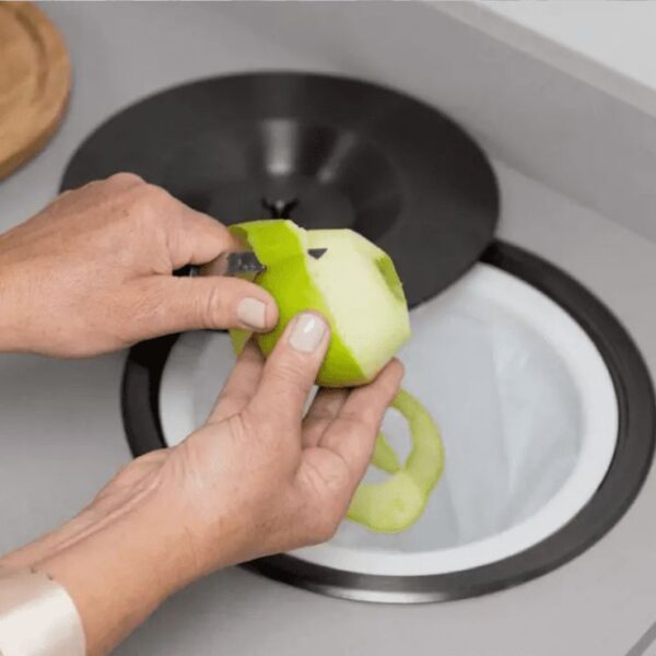 Lixeira embutida para cozinhas.