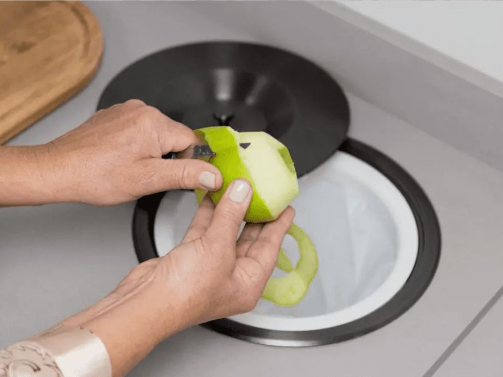 Lixeira embutida para cozinhas.