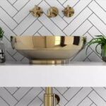 Como decorar o banheiro com cuba dourada e cuba rosé gold.