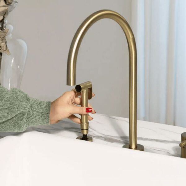 Torneiras com ducha lateral, principais vantagens.